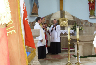 Powitanie Ordynariusza naszej diecezji przez ks. Proboszcza