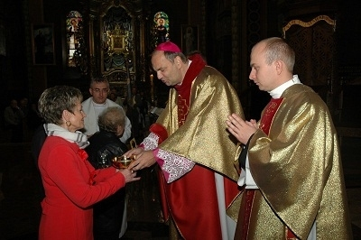 Rodzice z ks. Bp. Grzegorzem Kaszakiem